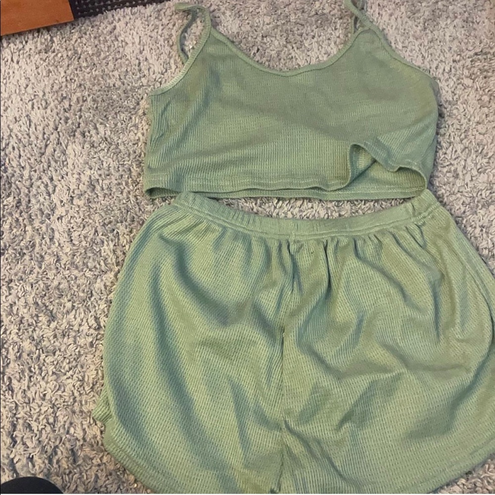 2 piece set
